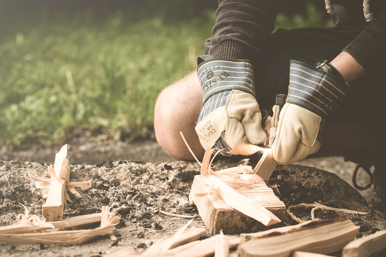 Outdoor-Feuer machen – Tipps und Techniken